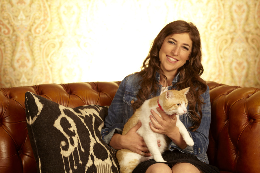 Mayim Bialik celebrity cat hero