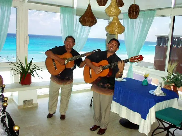 musicians-isla-mujeres